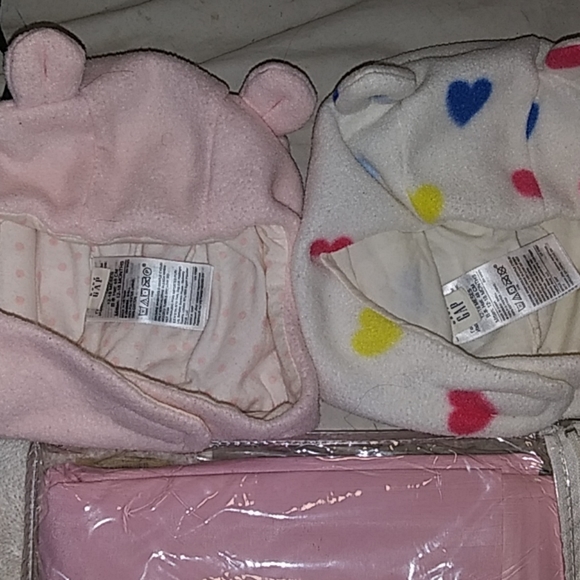 Baby girls Gap Winter Hats - Picture 1 of 3